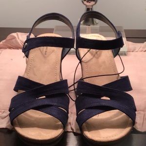 NWT Blue Suede platform sandals